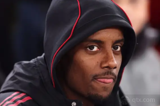 伊萨克在利物浦四次首发全部输球 创下队史的百年尴尬纪录